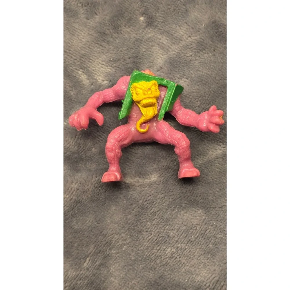 Vintage Monster In My Pocket Nuckelavee Pink Figure MEG NBR-106